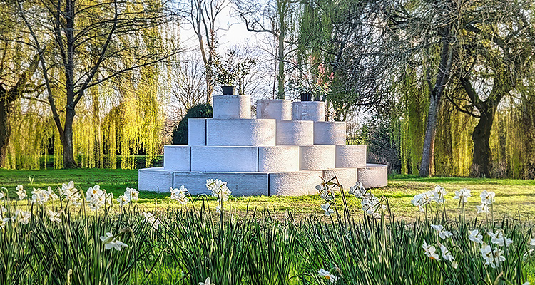 The Island Steps, a 3D printed sculptural seating elemenr, designed by Steuart Padwick and printed by Versarien, installed at Higham Court