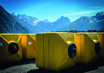 PartnerPlast Activa SmartTop buoys, featuring a yellow, rotomoulded polyethylene body and a large black cap