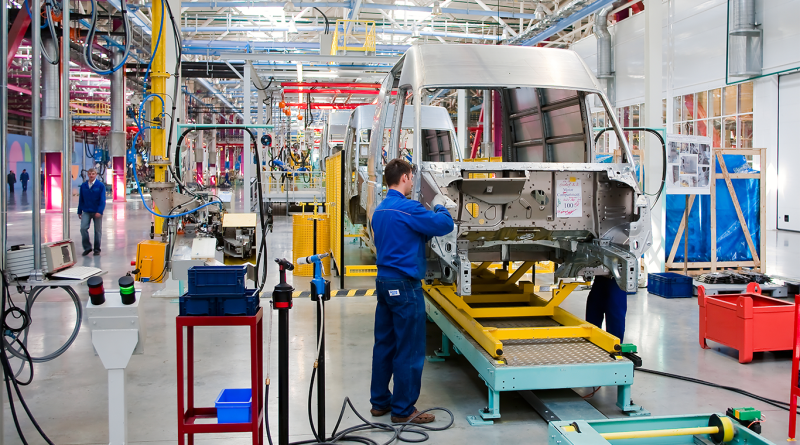Ford expands US production as auto reshoring gathers pace Car assembly line Ford
