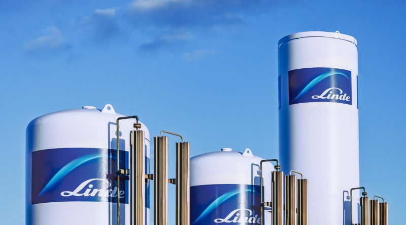 Linde's industrial gas infrastructure supporting advanced semiconductor manufacturing in Phoenix, Arizona.