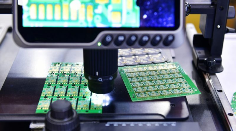 Microscope inspecting electronics component